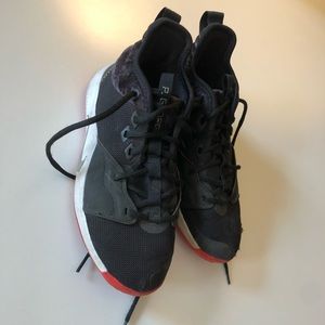Nike Boys PG 3 Basketball Shoe